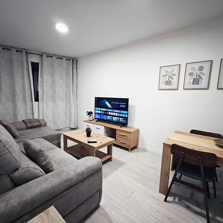 Apartment Pool And Sports *